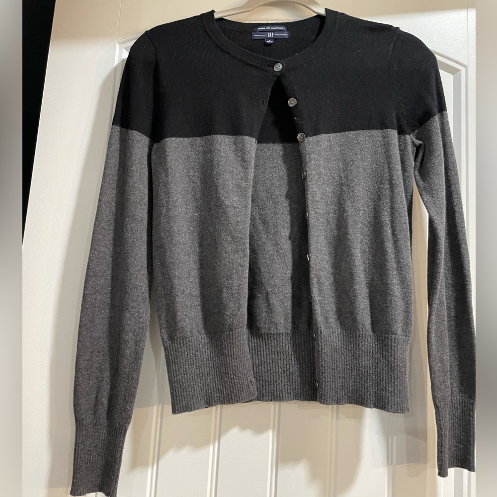 Gap Cashmere Black and Gray Size Small Button-Down Cardigan Sweater